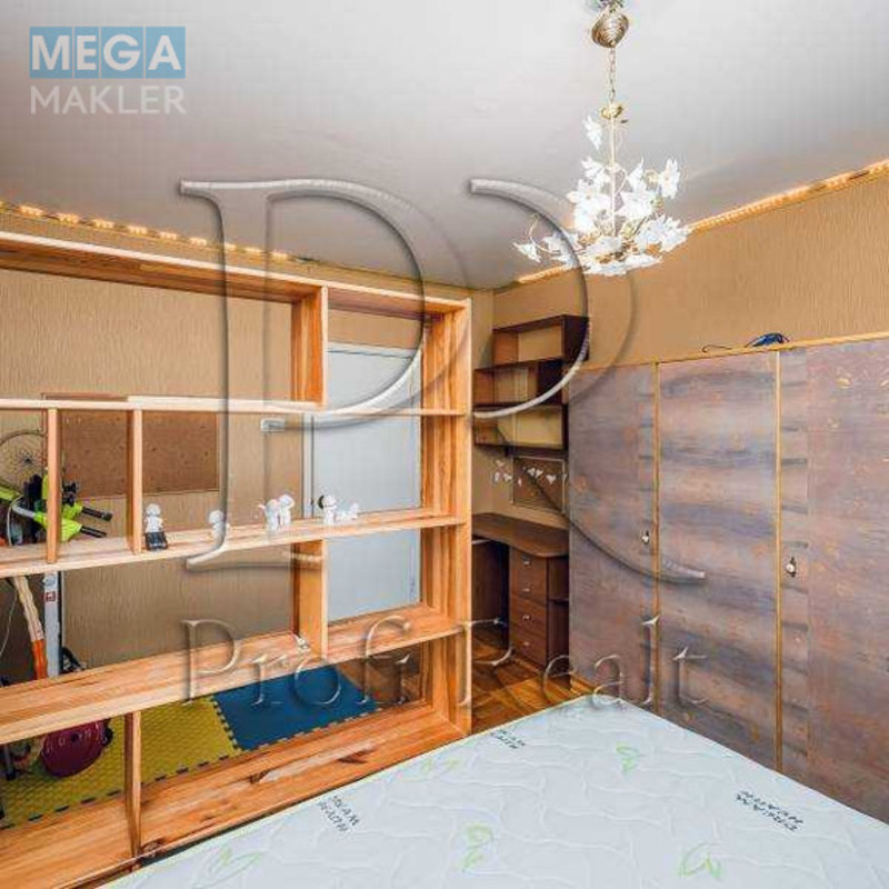 Продаж 3 кімнатної квартири (71/42/9), 3 пов. 9 пов. будинку, <a class="location-link" href="/kiev/" title="Недвижимость Київ">Київ</a>, <a class="location-link" href="/kiev/svyatoshinskij/" title="Недвижимость Святошинський район">Святошинський р-н</a>, Григоровича-Барського вулиця, 7 (изображение 12)