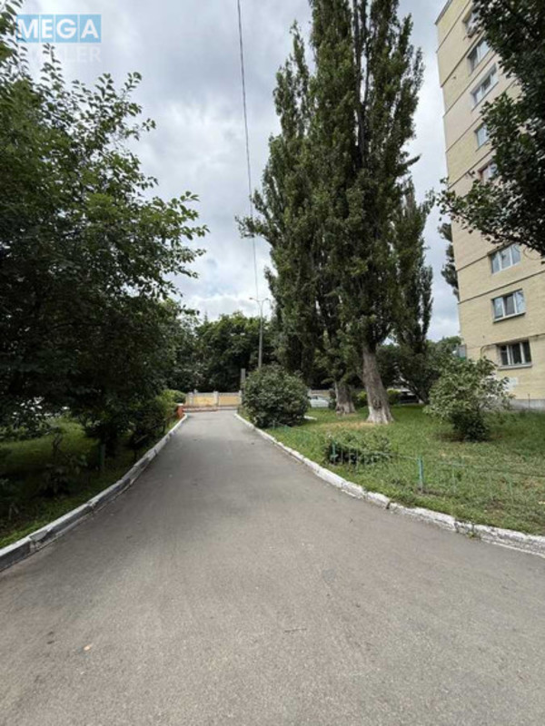 Продаж 2 кімнатної квартири (44,1/28,6/7), 4 пов. 9 пов. будинку, <a class="location-link" href="/kiev/" title="Недвижимость Київ">Київ</a>, <a class="location-link" href="/kiev/pecherskij/" title="Недвижимость Печерський район">Печерський р-н</a>, Лесі Українки бульв., 24б (изображение 3)