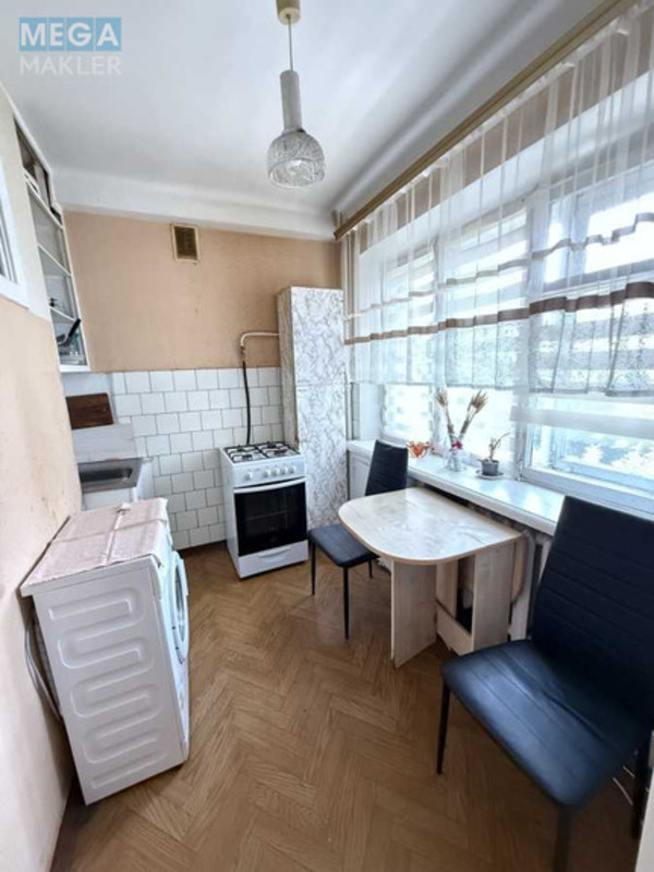 Продаж 2 кімнатної квартири (44,1/28,6/7), 4 пов. 9 пов. будинку, <a class="location-link" href="/kiev/" title="Недвижимость Київ">Київ</a>, <a class="location-link" href="/kiev/pecherskij/" title="Недвижимость Печерський район">Печерський р-н</a>, Лесі Українки бульв., 24б (изображение 9)