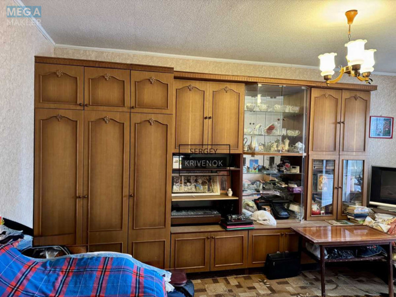 Продаж 1 кімнатної квартири (42,6/17,8/8,2), 8 пов. 16 пов. будинку, <a class="location-link" href="/kiev/" title="Недвижимость Київ">Київ</a>, <a class="location-link" href="/kiev/svyatoshinskij/" title="Недвижимость Святошинський район">Святошинський р-н</a>, Ирпенская ул., 63/5 (изображение 4)