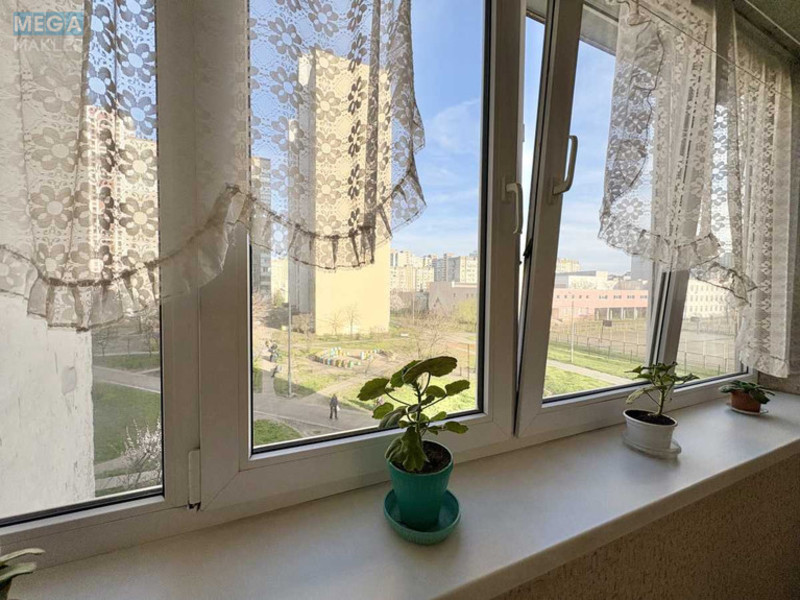 Продаж 3 кімнатної квартири (73/43/8,5), 4 пов. 16 пов. будинку, <a class="location-link" href="/kiev/" title="Недвижимость Київ">Київ</a>, <a class="location-link" href="/kiev/darnickij/" title="Недвижимость Дарницкий район">Дарницкий р-н</a>, Ревуцького вул. (изображение 8)