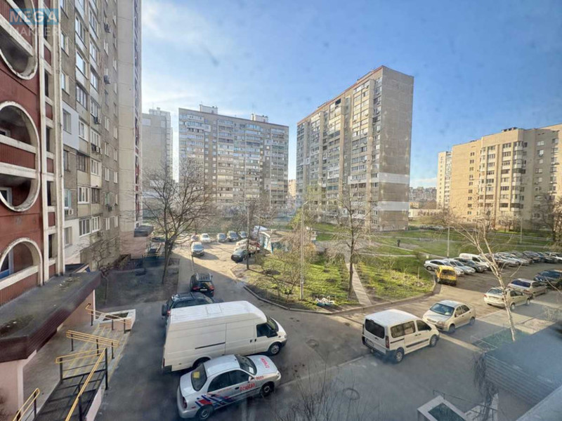 Продаж 3 кімнатної квартири (73/43/8,5), 4 пов. 16 пов. будинку, <a class="location-link" href="/kiev/" title="Недвижимость Київ">Київ</a>, <a class="location-link" href="/kiev/darnickij/" title="Недвижимость Дарницкий район">Дарницкий р-н</a>, Ревуцького вул. (изображение 11)