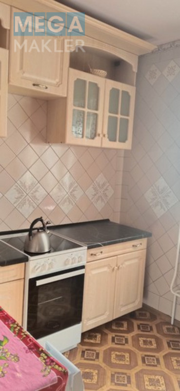 Оренда кімнати (підселення), стандарт, <a class="location-link" href="/kiev/" title="Недвижимость Київ">Київ</a>, <a class="location-link" href="/kiev/darnickij/" title="Недвижимость Дарницький район">Дарницький р-н</a>, Ахматової 4 ( <img src="https://megamakler.com.ua/metro/00ff00.gif" alt="" class="metro" /> м. Позняки ) (изображение 2)