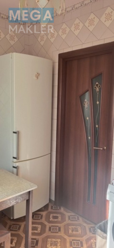Оренда кімнати (підселення), стандарт, <a class="location-link" href="/kiev/" title="Недвижимость Київ">Київ</a>, <a class="location-link" href="/kiev/darnickij/" title="Недвижимость Дарницький район">Дарницький р-н</a>, Ахматової 4 ( <img src="https://megamakler.com.ua/metro/00ff00.gif" alt="" class="metro" /> м. Позняки ) (изображение 5)