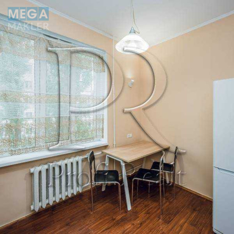 Продаж 1 кімнатної квартири (38/19/9), 3 пов. 3 пов. будинку, <a class="location-link" href="/kiev/" title="Недвижимость Київ">Київ</a>, <a class="location-link" href="/kiev/solomenskij/" title="Недвижимость Солом'янський район">Солом'янський р-н</a>, Преображенська вулиця, 12А (изображение 7)