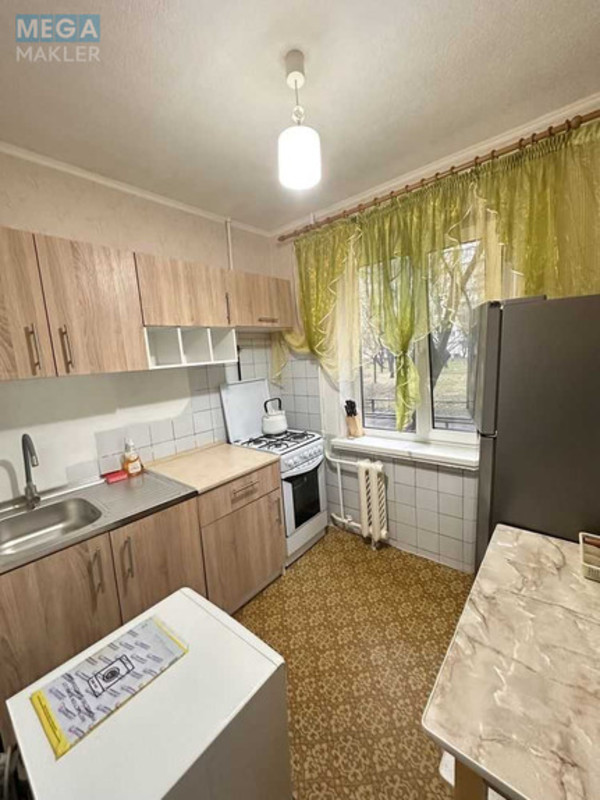 Оренда 2 кімнатної квартири, <a class="location-link" href="/kiev/" title="Недвижимость Київ">Київ</a>, <a class="location-link" href="/kiev/dneprovskij/" title="Недвижимость Дніпровський район">Дніпровський р-н</a>, Дарницкий бульв., 4 (изображение 3)