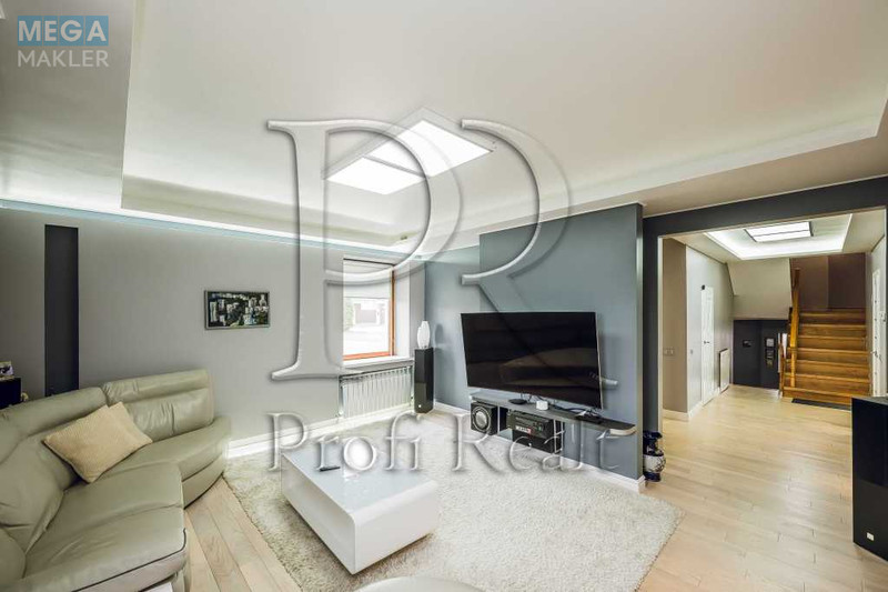 Продаж дома, 3 поверху, 290 кв.м, 7 кімнат, ділянка 15 соток, <a class="location-link" href="/hotov/" title="Недвижимость Хотів">Хотів</a>, Травнева вулиця (изображение 7)