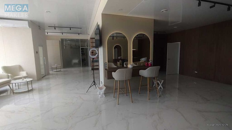 Продаж комерційної нерухомості, 200&nbsp;кв.м, <a class="location-link" href="/kiev/" title="Недвижимость Київ">Київ</a>, <a class="location-link" href="/kiev/dneprovskij/" title="Недвижимость Дніпровський район">Дніпровський р-н</a>, Русановская Набережная ул., 8 (изображение 10)