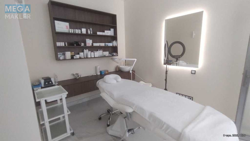 Продаж комерційної нерухомості, 200&nbsp;кв.м, <a class="location-link" href="/kiev/" title="Недвижимость Київ">Київ</a>, <a class="location-link" href="/kiev/dneprovskij/" title="Недвижимость Дніпровський район">Дніпровський р-н</a>, Русановская Набережная ул., 8 (изображение 13)