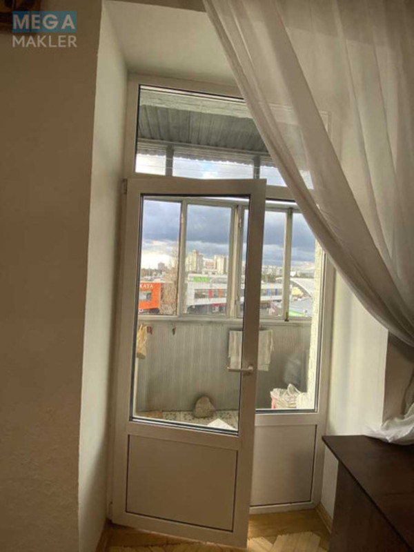 Продаж 3 кімнатної квартири (74/49/7), 4 пов. 5 пов. будинку, <a class="location-link" href="/kiev/" title="Недвижимость Київ">Київ</a>, <a class="location-link" href="/kiev/dneprovskij/" title="Недвижимость Дніпровський район">Дніпровський р-н</a>, Строителей пер., 38/14 (изображение 9)