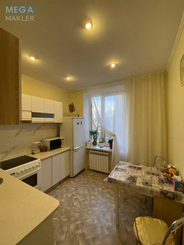 Продаж 3 кімнатної квартири (74/49/7), 4 пов. 5 пов. будинку, <a class="location-link" href="/kiev/" title="Недвижимость Київ">Київ</a>, <a class="location-link" href="/kiev/dneprovskij/" title="Недвижимость Дніпровський район">Дніпровський р-н</a>, Строителей пер., 38/14 (изображение 14)