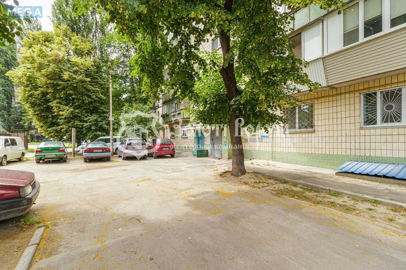 Продаж 1 кімнатної квартири (28/16/5), 4 пов. 9 пов. будинку, <a class="location-link" href="/kiev/" title="Недвижимость Київ">Київ</a>, <a class="location-link" href="/kiev/shevchenkovskij/" title="Недвижимость Шевченківський район">Шевченківський р-н</a>, Петропавлівська вул., 13/8 (изображение 9)