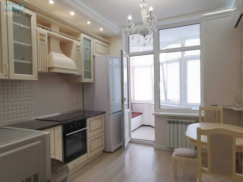 Оренда 1 кімнатної квартири, <a class="location-link" href="/kiev/" title="Недвижимость Київ">Київ</a>, <a class="location-link" href="/kiev/shevchenkovskij/" title="Недвижимость Шевченківський район">Шевченківський р-н</a>, Сікорського вул., 4б (изображение 2)