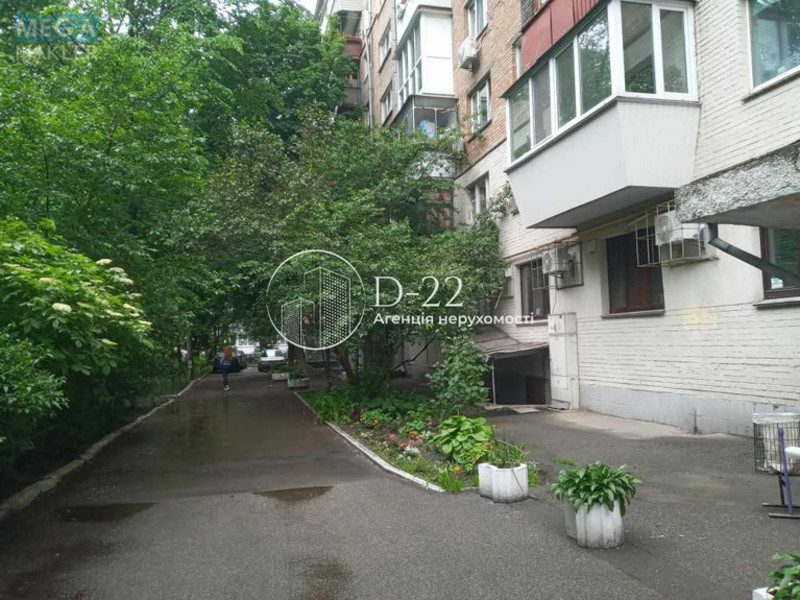 Продаж 3 кімнатної квартири (63/41/8), 4 пов. 8 пов. будинку, <a class="location-link" href="/kiev/" title="Недвижимость Київ">Київ</a>, <a class="location-link" href="/kiev/pecherskij/" title="Недвижимость Печерський район">Печерський р-н</a>, Новогоспітальна вулиця, 5 (изображение 17)