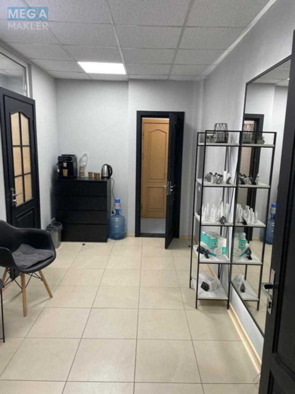 Продаж комерційної нерухомості, 100,20 кв.м, под офис, <a class="location-link" href="/kiev/" title="Недвижимость Київ">Київ</a>, <a class="location-link" href="/kiev/svyatoshinskij/" title="Недвижимость Святошинський район">Святошинський р-н</a>, Леся Курбаса просп., 7б (изображение 7)