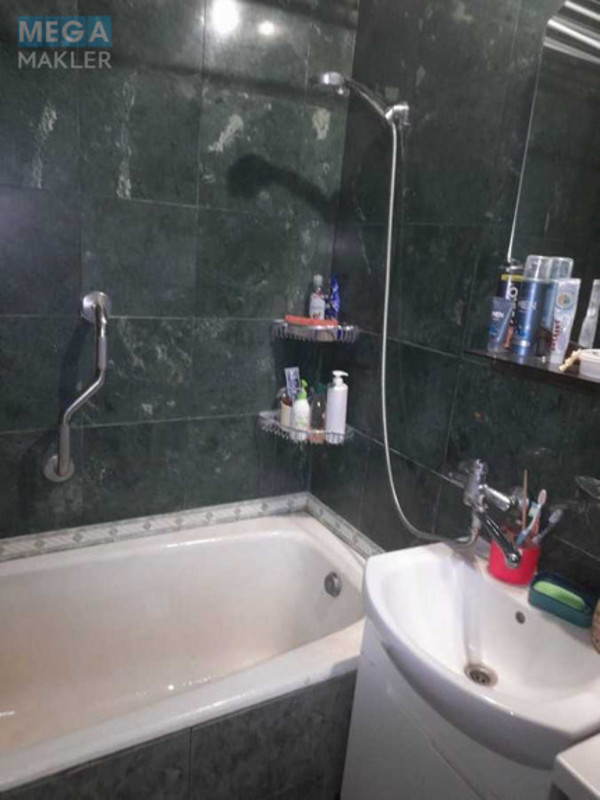 Оренда 3 кімнатної квартири, <a class="location-link" href="/kiev/" title="Недвижимость Київ">Київ</a>, <a class="location-link" href="/kiev/obolonskij/" title="Недвижимость Оболонський район">Оболонський р-н</a>, Приозерна вул., 10г (изображение 3)