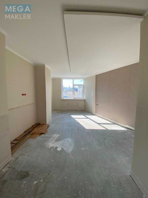 Продаж 3 кімнатної квартири (89,8/?/14,5), 2 пов. 6 пов. будинку, <a class="location-link" href="/lviv/" title="Недвижимость Львів">Львів</a>, <a class="location-link" href="/lviv/lychakovskij/" title="Недвижимость Личаківський район">Личаківський р-н</a>, Пасічна, 33 (изображение 8)