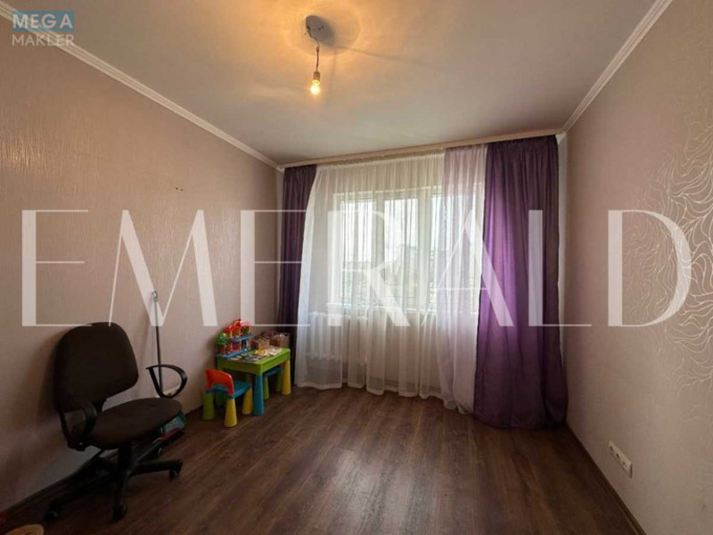Продаж 3 кімнатної квартири (75/41/8), 6 пов. 16 пов. будинку, <a class="location-link" href="/kiev/" title="Недвижимость Київ">Київ</a>, <a class="location-link" href="/kiev/desnyanskij/" title="Недвижимость Деснянський район">Деснянський р-н</a>, Владимира Маяковского просп., 23 (изображение 9)
