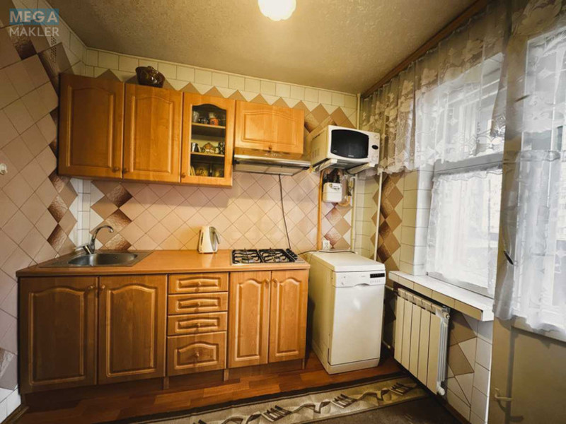 Продаж 3 кімнатної квартири (64/42/8), 8 пов. 10 пов. будинку, <a class="location-link" href="/kiev/" title="Недвижимость Київ">Київ</a>, <a class="location-link" href="/kiev/svyatoshinskij/" title="Недвижимость Святошинський район">Святошинський р-н</a>, Василя Стуса вул., 28 (изображение 8)