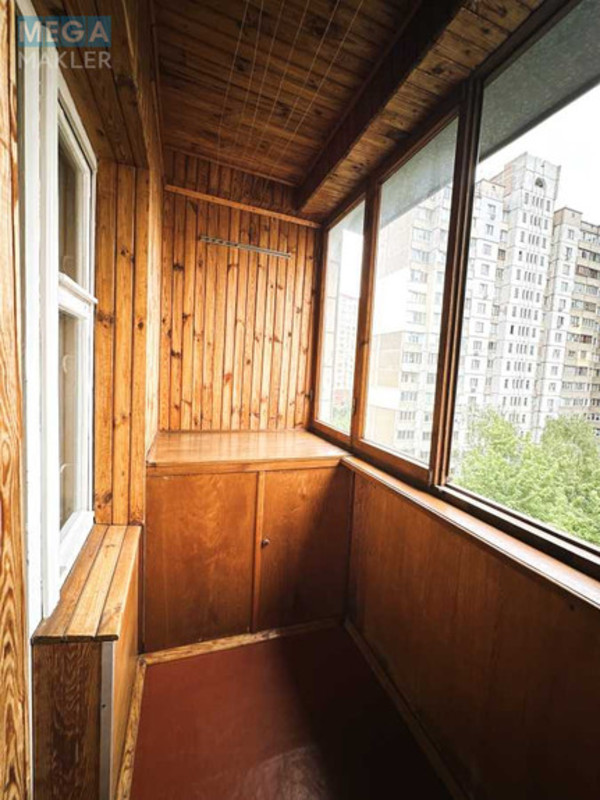 Продаж 3 кімнатної квартири (64/42/8), 8 пов. 10 пов. будинку, <a class="location-link" href="/kiev/" title="Недвижимость Київ">Київ</a>, <a class="location-link" href="/kiev/svyatoshinskij/" title="Недвижимость Святошинський район">Святошинський р-н</a>, Василя Стуса вул., 28 (изображение 10)