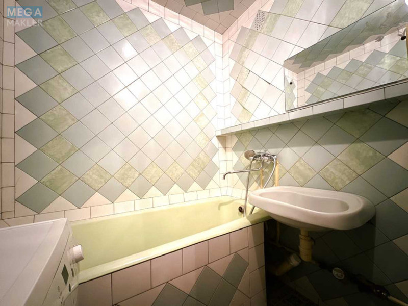Продаж 3 кімнатної квартири (64/42/8), 8 пов. 10 пов. будинку, <a class="location-link" href="/kiev/" title="Недвижимость Київ">Київ</a>, <a class="location-link" href="/kiev/svyatoshinskij/" title="Недвижимость Святошинський район">Святошинський р-н</a>, Василя Стуса вул., 28 (изображение 12)