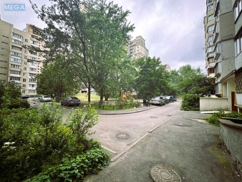Продаж 3 кімнатної квартири (64/42/8), 8 пов. 10 пов. будинку, <a class="location-link" href="/kiev/" title="Недвижимость Київ">Київ</a>, <a class="location-link" href="/kiev/svyatoshinskij/" title="Недвижимость Святошинський район">Святошинський р-н</a>, Василя Стуса вул., 28 (изображение 20)