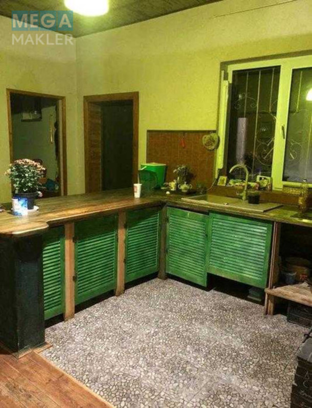Продаж дома, 2 поверху, 180 кв.м, 4 кімнати, ділянка 6 соток, <a class="location-link" href="/lipovij-skitok/" title="Недвижимость Липовий Скиток">Липовий Скиток</a>, цветочная (изображение 9)