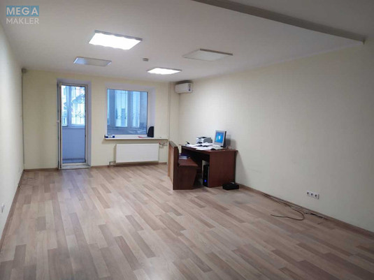 Оренда комерційної нерухомості, 74&nbsp;кв.м, под офис, <a class="location-link" href="/kiev/" title="Недвижимость Київ">Київ</a>, <a class="location-link" href="/kiev/dneprovskij/" title="Недвижимость Дніпровський район">Дніпровський р-н</a>, Георгия Тороповского ул., 37 (изображение 2)