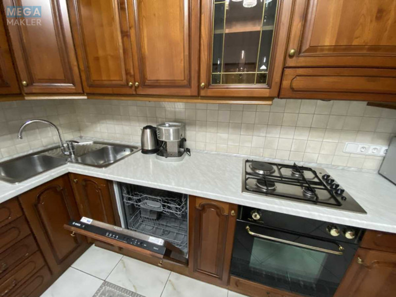 Оренда 4 кімнатні квартири, <a class="location-link" href="/kiev/" title="Недвижимость Київ">Київ</a>, <a class="location-link" href="/kiev/shevchenkovskij/" title="Недвижимость Шевченківський район">Шевченківський р-н</a>, Ярославов Вал ул., 14-Г (изображение 4)