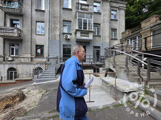 Оренда комерційної нерухомості, 110&nbsp;кв.м, под магазин, <a class="location-link" href="/kiev/" title="Недвижимость Київ">Київ</a>, <a class="location-link" href="/kiev/pecherskij/" title="Недвижимость Печерський район">Печерський р-н</a>, Шовковична вул., 38 (изображение 7)