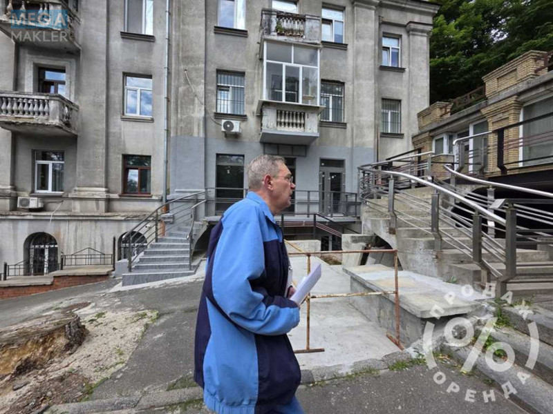 Оренда комерційної нерухомості, 110 кв.м, под магазин, <a class="location-link" href="/kiev/" title="Недвижимость Київ">Київ</a>, <a class="location-link" href="/kiev/pecherskij/" title="Недвижимость Печерський район">Печерський р-н</a>, Шовковична вул., 38 (изображение 7)