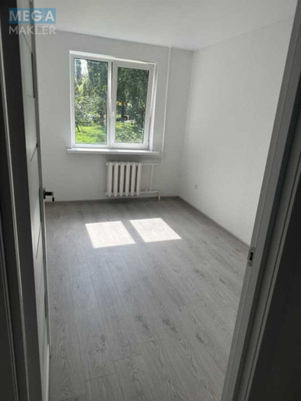 Продаж 3 кімнатної квартири (57,1/40,5/6,1), 1 пов. 1 пов. будинку, <a class="location-link" href="/kiev/" title="Недвижимость Київ">Київ</a>, <a class="location-link" href="/kiev/svyatoshinskij/" title="Недвижимость Святошинський район">Святошинський р-н</a>, Академіка Туполєва вул., 17 (изображение 3)