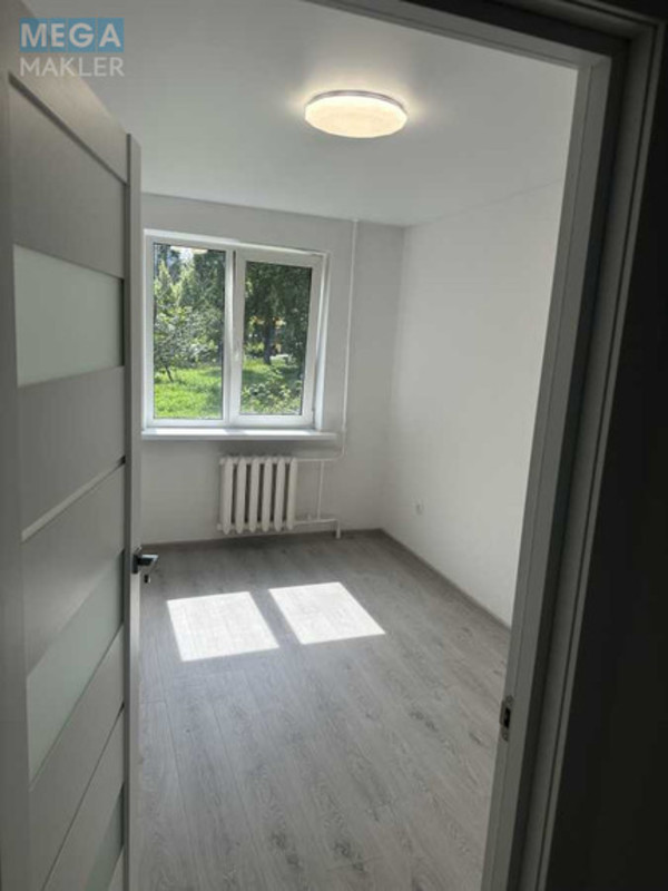 Продаж 3 кімнатної квартири (57,1/40,5/6,1), 1 пов. 1 пов. будинку, <a class="location-link" href="/kiev/" title="Недвижимость Київ">Київ</a>, <a class="location-link" href="/kiev/svyatoshinskij/" title="Недвижимость Святошинський район">Святошинський р-н</a>, Академіка Туполєва вул., 17 (изображение 4)