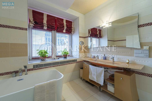 Продаж 4 кімнатної квартири (160/56/51), 9 пов. 10 пов. будинку, <a class="location-link" href="/kiev/" title="Недвижимость Київ">Київ</a>, <a class="location-link" href="/kiev/pecherskij/" title="Недвижимость Печерський район">Печерський р-н</a>, Панаса Мирного ул., 10 (изображение 17)
