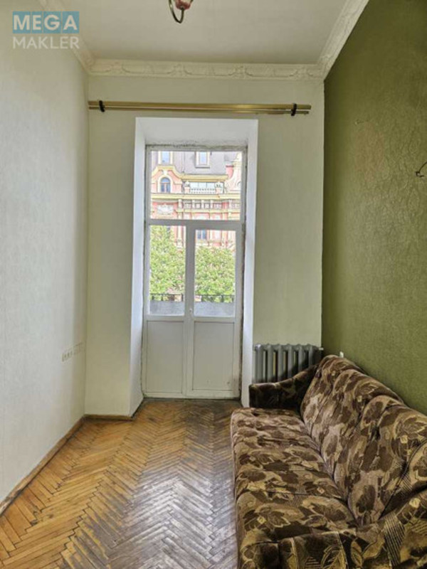 Продаж 3 кімнатної квартири (74/?/11), 3 пов. 4 пов. будинку, <a class="location-link" href="/kiev/" title="Недвижимость Київ">Київ</a>, <a class="location-link" href="/kiev/shevchenkovskij/" title="Недвижимость Шевченківський район">Шевченківський р-н</a>, Володимирська вул. (изображение 4)