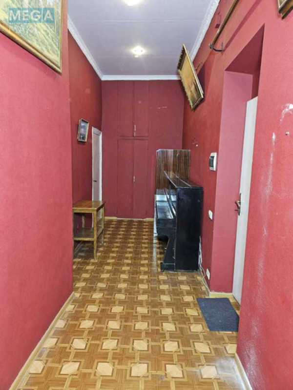 Продаж 3 кімнатної квартири (74/?/11), 3 пов. 4 пов. будинку, <a class="location-link" href="/kiev/" title="Недвижимость Київ">Київ</a>, <a class="location-link" href="/kiev/shevchenkovskij/" title="Недвижимость Шевченківський район">Шевченківський р-н</a>, Володимирська вул. (изображение 8)