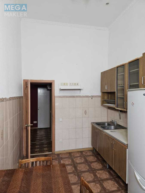 Продаж 3 кімнатної квартири (74/?/11), 3 пов. 4 пов. будинку, <a class="location-link" href="/kiev/" title="Недвижимость Київ">Київ</a>, <a class="location-link" href="/kiev/shevchenkovskij/" title="Недвижимость Шевченківський район">Шевченківський р-н</a>, Володимирська вул. (изображение 10)