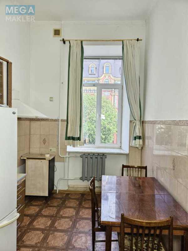 Продаж 3 кімнатної квартири (74/?/11), 3 пов. 4 пов. будинку, <a class="location-link" href="/kiev/" title="Недвижимость Київ">Київ</a>, <a class="location-link" href="/kiev/shevchenkovskij/" title="Недвижимость Шевченківський район">Шевченківський р-н</a>, Володимирська вул. (изображение 11)