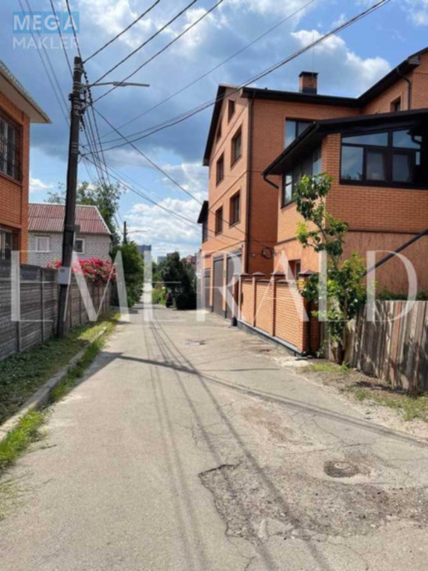 Продаж дома, 1 поверх, 83,40 кв.м, 4 кімнати, ділянка 5 соток, <a class="location-link" href="/kiev/" title="Недвижимость Київ">Київ</a>, <a class="location-link" href="/kiev/podolskij/" title="Недвижимость Подільський район">Подільський р-н</a>, Белицкий пер., 3 (изображение 2)
