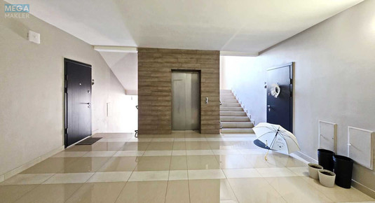 Продаж 3 кімнатної квартири (70/32/22), 9 пов. 10 пов. будинку, <a class="location-link" href="/lutsk/" title="Недвижимость Луцьк">Луцьк</a>, Гончара, 1 (изображение 3)
