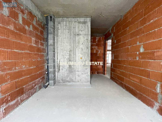 Продаж комерційної нерухомості, 135&nbsp;кв.м, под магазин, <a class="location-link" href="/lviv/" title="Недвижимость Львів">Львів</a>, <a class="location-link" href="/lviv/sihovskij/" title="Недвижимость Сихівський район">Сихівський р-н</a>, Угорська, 14є (изображение 2)