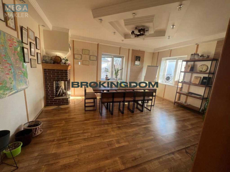 Продаж дома, 3 поверху, 289 кв.м, 5 кімнат, ділянка 6 соток, <a class="location-link" href="/kiev/" title="Недвижимость Київ">Київ</a>, <a class="location-link" href="/kiev/svyatoshinskij/" title="Недвижимость Святошинський район">Святошинський р-н</a>, переулок Октябрьский, 6 (изображение 8)