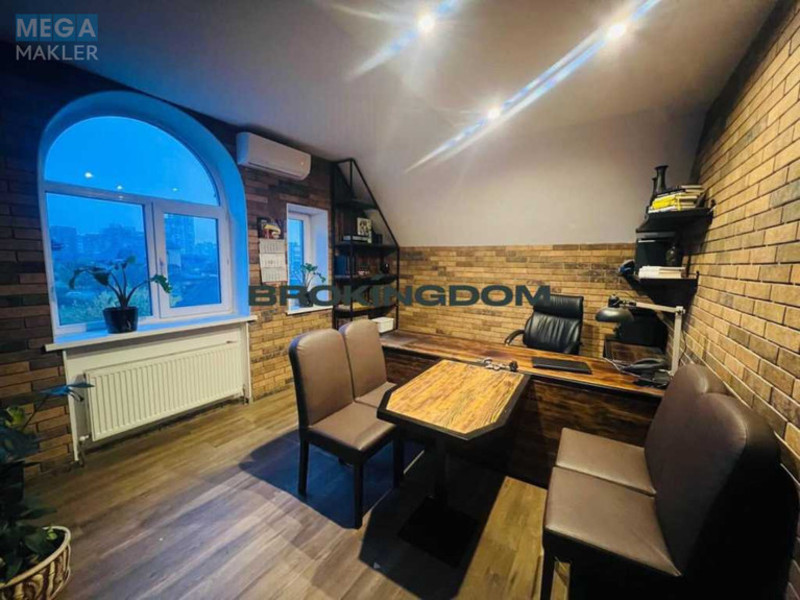 Продаж дома, 3 поверху, 289 кв.м, 5 кімнат, ділянка 6 соток, <a class="location-link" href="/kiev/" title="Недвижимость Київ">Київ</a>, <a class="location-link" href="/kiev/svyatoshinskij/" title="Недвижимость Святошинський район">Святошинський р-н</a>, переулок Октябрьский, 6 (изображение 9)