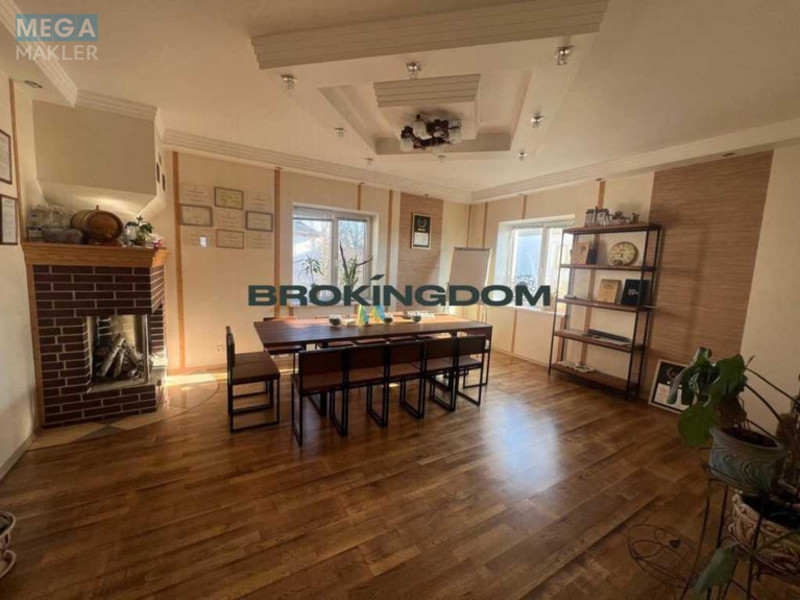 Продаж дома, 3 поверху, 289 кв.м, 5 кімнат, ділянка 6 соток, <a class="location-link" href="/kiev/" title="Недвижимость Київ">Київ</a>, <a class="location-link" href="/kiev/svyatoshinskij/" title="Недвижимость Святошинський район">Святошинський р-н</a>, переулок Октябрьский, 6 (изображение 10)