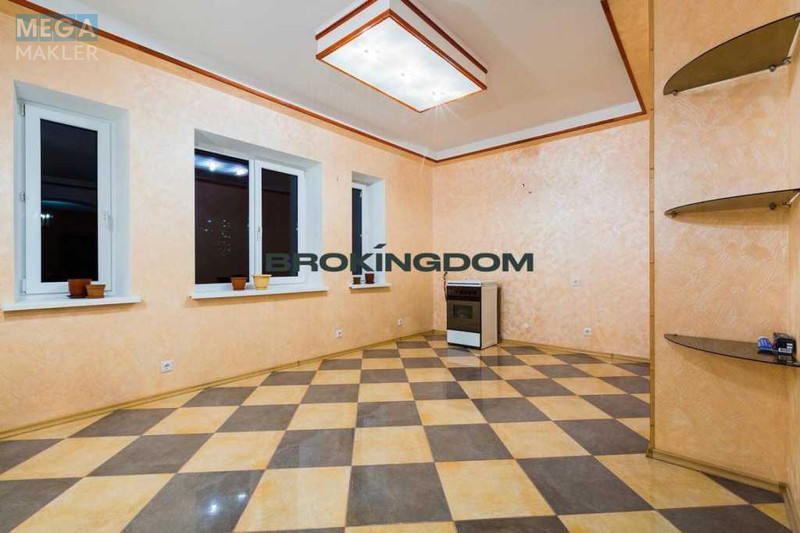 Продаж дома, 3 поверху, 289 кв.м, 5 кімнат, ділянка 6 соток, <a class="location-link" href="/kiev/" title="Недвижимость Київ">Київ</a>, <a class="location-link" href="/kiev/svyatoshinskij/" title="Недвижимость Святошинський район">Святошинський р-н</a>, переулок Октябрьский, 6 (изображение 17)