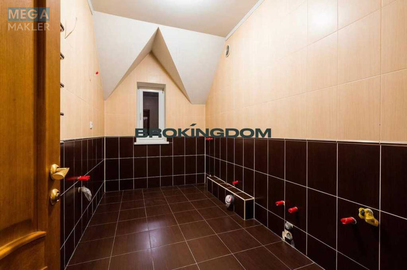 Продаж дома, 3 поверху, 289 кв.м, 5 кімнат, ділянка 6 соток, <a class="location-link" href="/kiev/" title="Недвижимость Київ">Київ</a>, <a class="location-link" href="/kiev/svyatoshinskij/" title="Недвижимость Святошинський район">Святошинський р-н</a>, переулок Октябрьский, 6 (изображение 21)