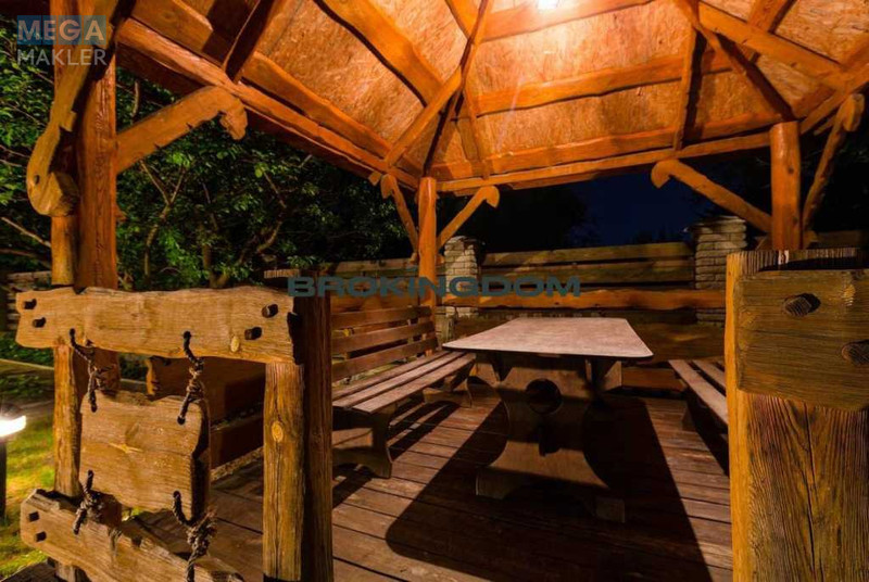 Продаж дома, 3 поверху, 289 кв.м, 5 кімнат, ділянка 6 соток, <a class="location-link" href="/kiev/" title="Недвижимость Київ">Київ</a>, <a class="location-link" href="/kiev/svyatoshinskij/" title="Недвижимость Святошинський район">Святошинський р-н</a>, переулок Октябрьский, 6 (изображение 24)