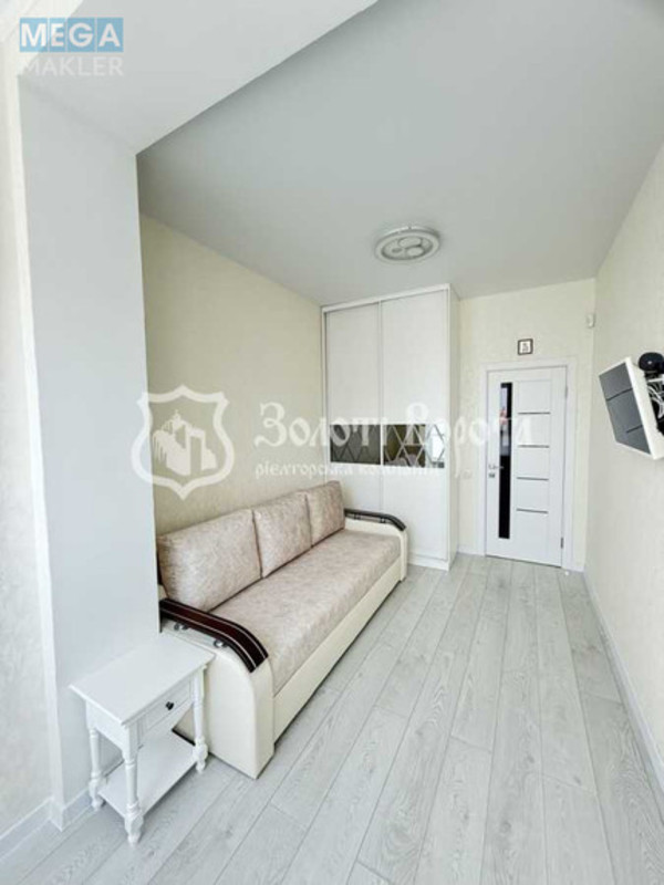 Продаж 3 кімнатної квартири (70/50/12), 9 пов. 10 пов. будинку, <a class="location-link" href="/sofievskaya-borshagovka/" title="Недвижимость Софіївська Борщагівка">Софіївська Борщагівка</a>, Боголюбова, 34 (изображение 8)