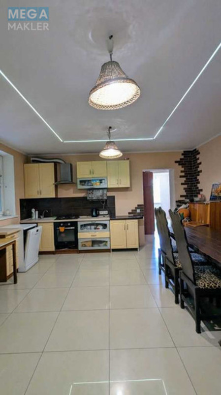 Продаж дома, 2 поверху, 230 кв.м, 5 кімнат, ділянка 18 соток, <a class="location-link" href="/podgajcy-selo-kr/" title="Недвижимость Підгайці">Підгайці</a>, Спепова, 30 (изображение 6)