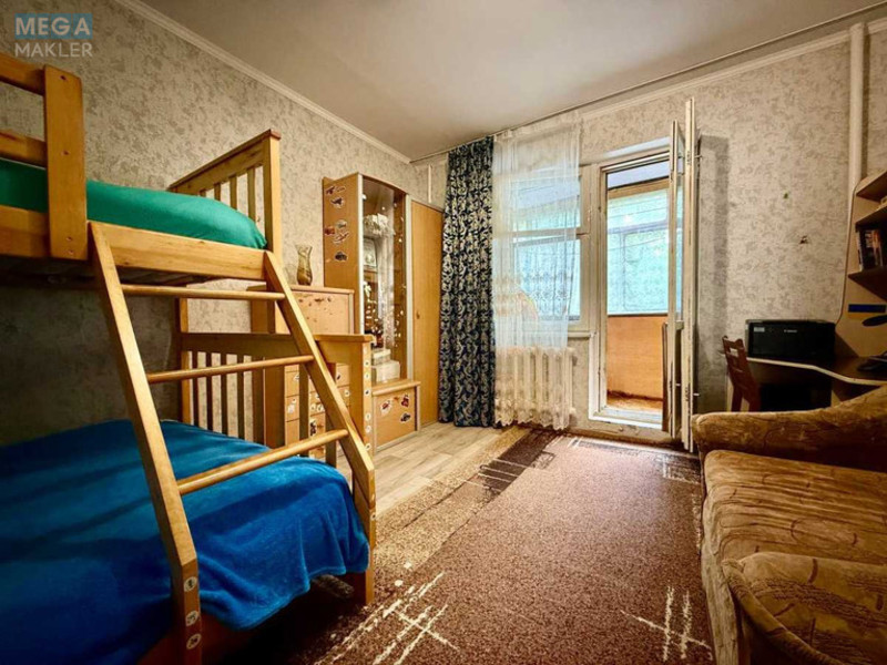 Продаж 3 кімнатної квартири (71/41/7,1), 1 пов. 10 пов. будинку, <a class="location-link" href="/kiev/" title="Недвижимость Київ">Київ</a>, <a class="location-link" href="/kiev/solomenskij/" title="Недвижимость Солом'янський район">Солом'янський р-н</a>, Леваневского ул., 8/7 (изображение 8)